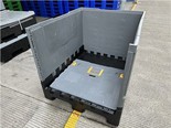 Contenitore per pallet in plastica pieghevole